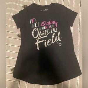 Girls size youth medium under armour softball shirt